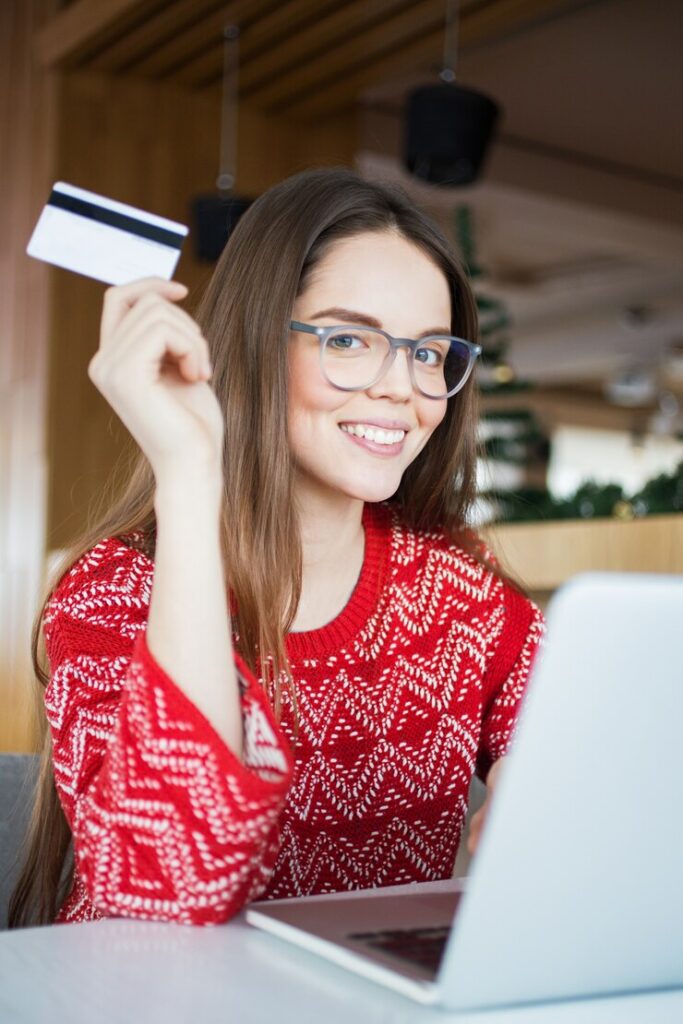 Tips for å bruke kredittkort klokt i din økonomiske plan
